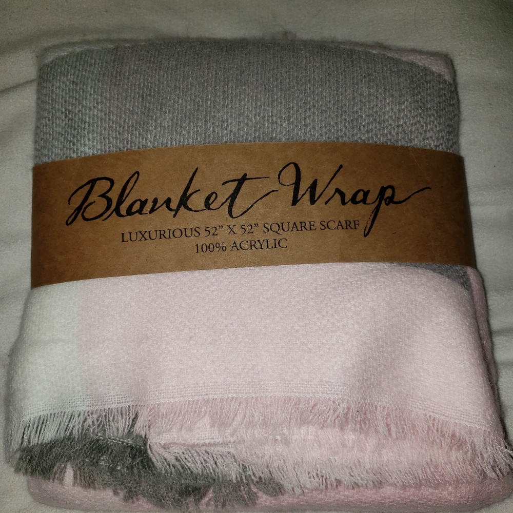 NWT Super Soft n Cozy Blanket Wrap